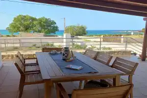 On the Beach Guest house, Stavros