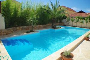 Murter-Center, studio for 2 with sauna &Jacuzzi, Betina