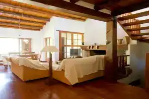 H4, Bordes d'Arinsal, Triplex Rustico con chimenea, Arinsal, Zona vallnord Apartments, Erts