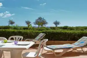 Appartement rénové en front de mer, 3 pièces, terrasse, parking, tout équipé, idéal familles, 6 pers. - FR-1-251-281 Apartments, Le Lavandou