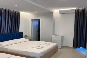 Twins Hotel, Ksamil