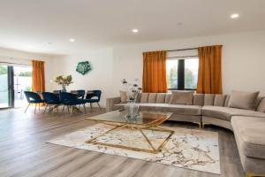 Regency Modern Apartments, Glendale