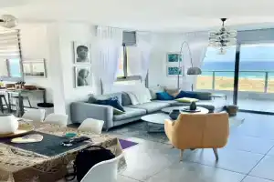 Amazing sea View, steps to beach, near Tel-aviv Apartments, Rishon LeZion