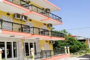 Studios Elena, Limenaria