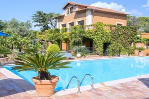 Mansion in with Private Pool Guest house, Frejus