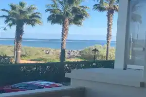 Primera Linea de Playa con Vistas al Mar Apartments, Isla de Canela