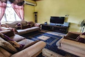 Homestay Jasmin Indah, Senawang (free wifi), Seremban