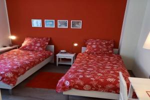 Oase im Südostens - schöne, ebenerdige 2-Raum-Apartments mit Stellplatz und Terrasse, Leipzig