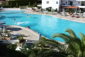 Coliseum Studios & Apartments, Pefki Rhodes