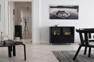 Poseidon by Heloni Apartments, Piraeus