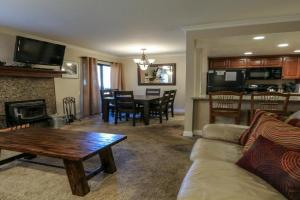 Horizons 4 #165 Condo Apartments, Mammoth Lakes