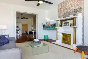 Private 2BR in Uptown by Hosteeva Apartments, New Orleans