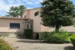 Regina Amalasunta Villa, Marta