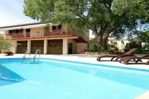 Casa Dino, Krnica