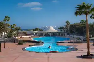 Comfortable houses Playa Roca sea access, Costa Teguise