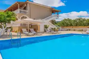 Costas Studios - 450m from Argassi center, by ZanteWize, Argasi