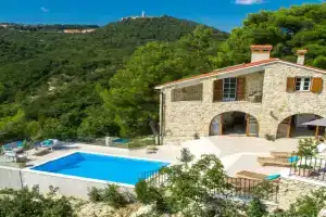 Villa Bogijeva, Labin