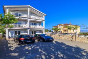 Apartments Klara, Lopar