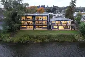Chateau Riverside Hotel, Campbell River