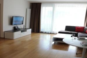 Panorama City Apartment with Free Parking, Bratislava