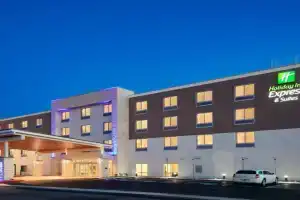 Holiday Inn Express & Suites - by IHG, Medford