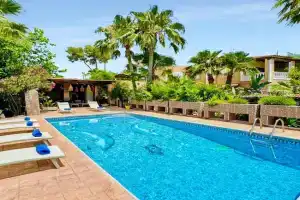 Villa by Playa den Bossa & Ibiza town 7min, BBQ, Playa d'en Bossa
