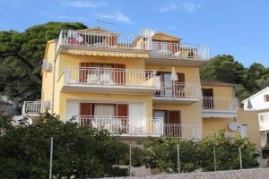 Studio Apartment in Town with Sea View, Terrace, Air Conditioning, Wi-Fi (3615-4), Hvar