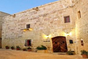 Molendini Villa, Gharb