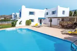 Gorgeous Home In Guest house, Pomos