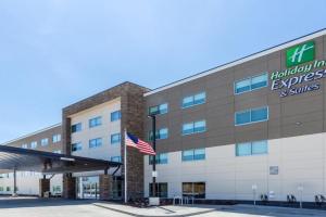 Holiday Inn Express & Suites - North by IHG, Springfield