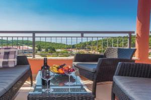 One-Bedroom Apartment In, Makarska