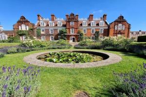 Newnham College - University of Hotel, Cambridge