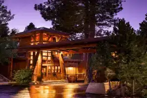 Gravity Haus-Tahoe Hotel, Truckee