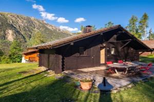 Chalet du Glacier Cosy Alpine style, Sleeps 4 - Happy Rentals, Chamonix