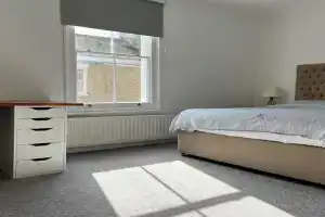 200m To Botanical Garden 3 Bedroom Victoria House, Cambridge