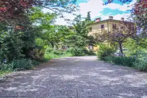 Villa Brizzi, Bologna