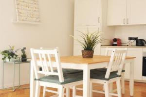 Verdi appartment Apartments, Modena
