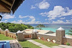 Au Fond De Mer View Apartments, Anse Royale