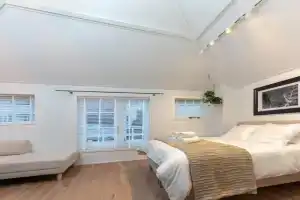 Design City Center Family double floor apartment studio C38, Delft