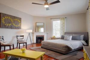 414B Waldburg st · 2 Bedroom Oasis near Forsyth Park, Savannah