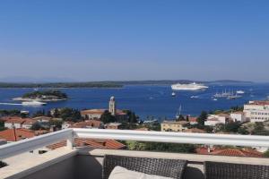 APARTMANI KREŠIĆ 1, Hvar
