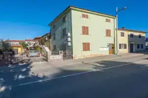 Apartment Complex Iris, Porec