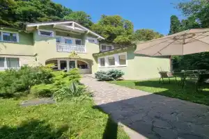 Drachenhaus Urban Villa, Brasov