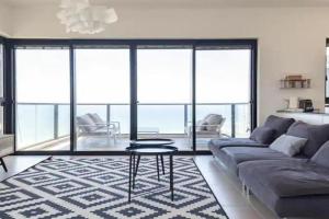 Oַ&O Group- Luxury Apt Tower Best Sea View Apartments, Bat Yam