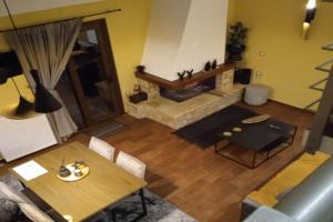 REST SUITE On The Pedestrian Street Apartments, Kalavrita