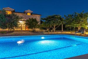 Three-Bedroom Holiday Home In, Lozovac