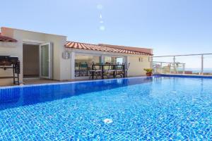 Dahlia Penthouse - Beautiful Luxurious Private Pool Fantastic Harbour Views, Kalkan