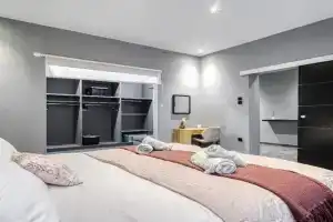 L apartment, Athens