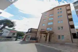 Azzuro apartments, Budva