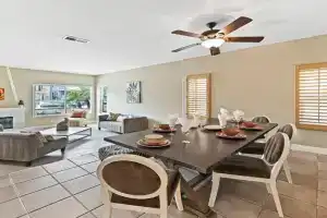 Four Bedroom amazing location with bikes, steps to the beach, shopping and dining, Huntington Beach